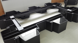 Pieu en tôle lamellé-collé ancré à froid en U